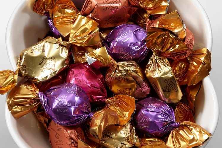 تصویر 1 از شکلات پذیرایی با بسته بندی شیک و جذاب مناسب برای پذیرایی و مهمانی ها